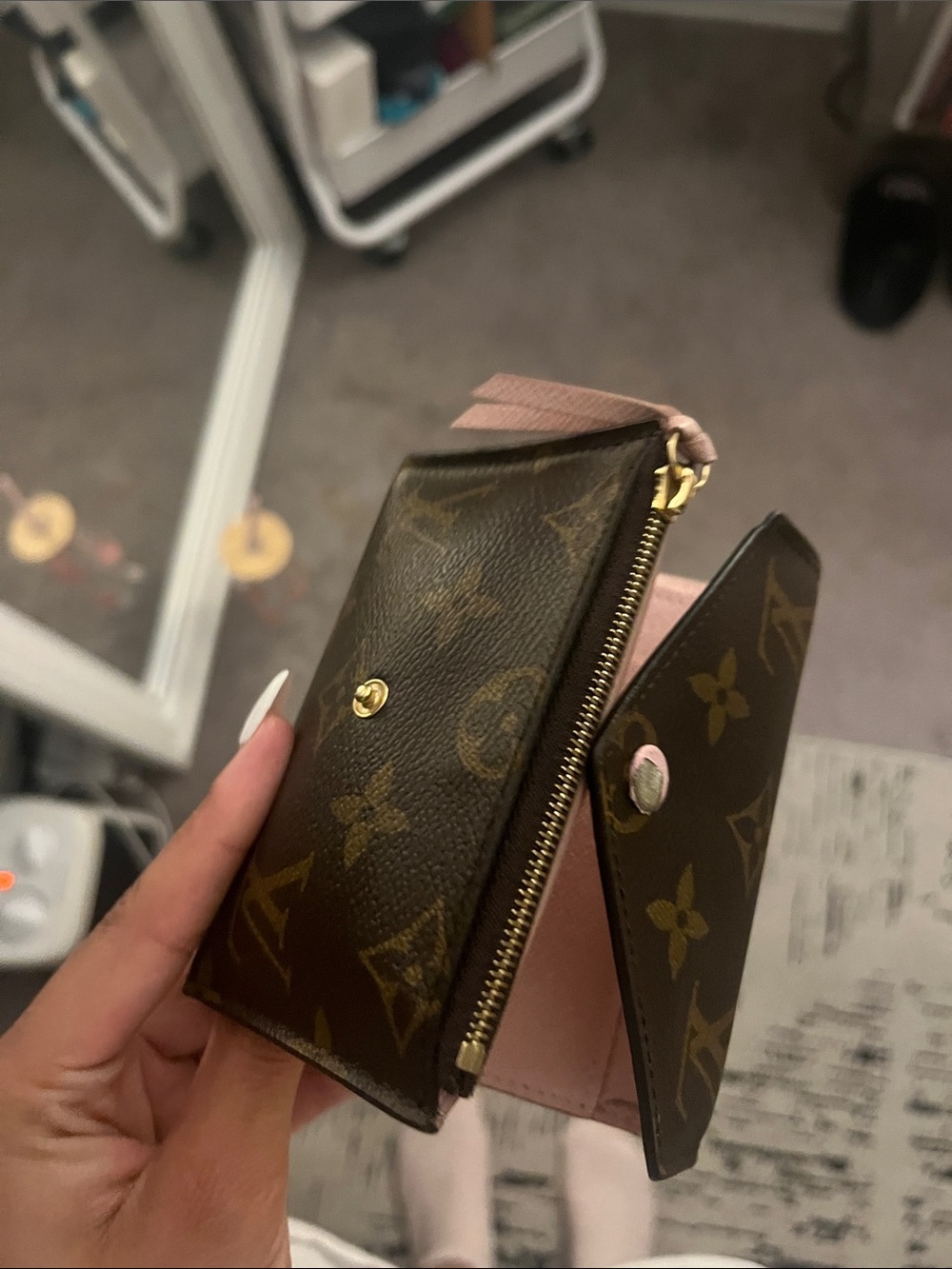 Louis Vuitton Brown Monogram Wallet with Pink Interior - Picture 6 of 6